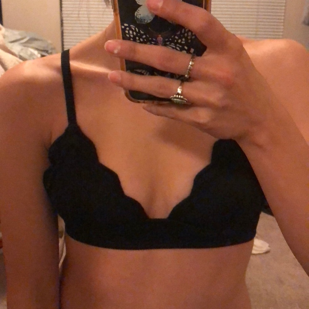 Black bikini top